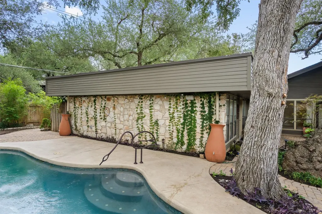 10505 Ronwood Drive Austin TX 78750