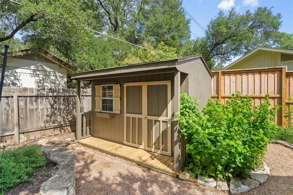 10505 Ronwood Drive Austin TX 78750