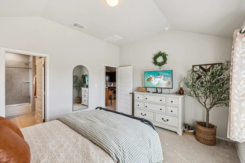 111 Insider Loop Elgin TX 78621