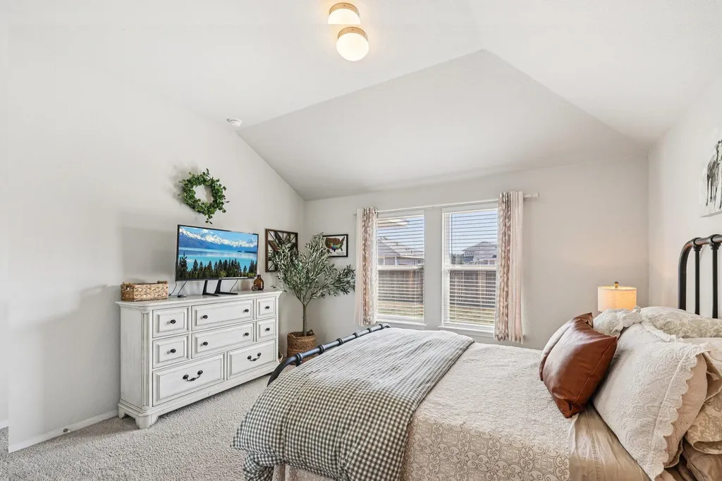 111 Insider Loop Elgin TX 78621