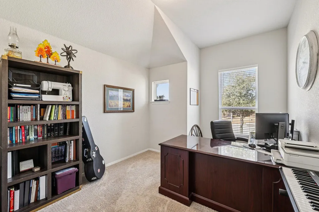 111 Insider Loop Elgin TX 78621