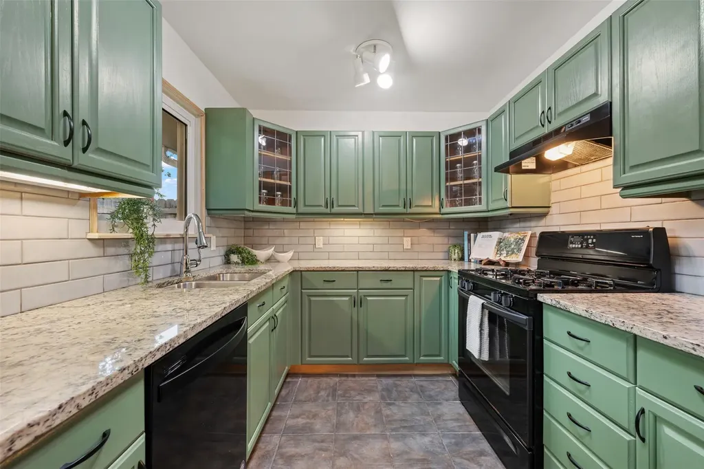 10106 Woodstock Drive Austin TX 78753