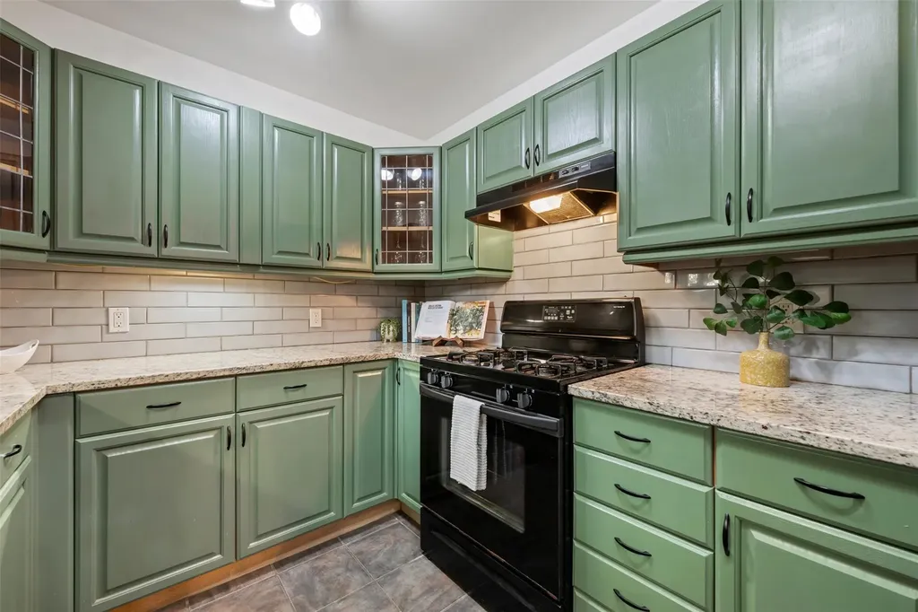 10106 Woodstock Drive Austin TX 78753