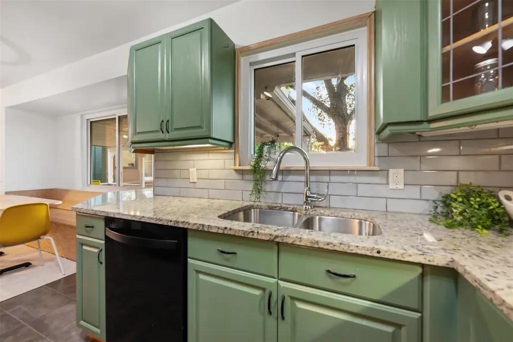 10106 Woodstock Drive Austin TX 78753