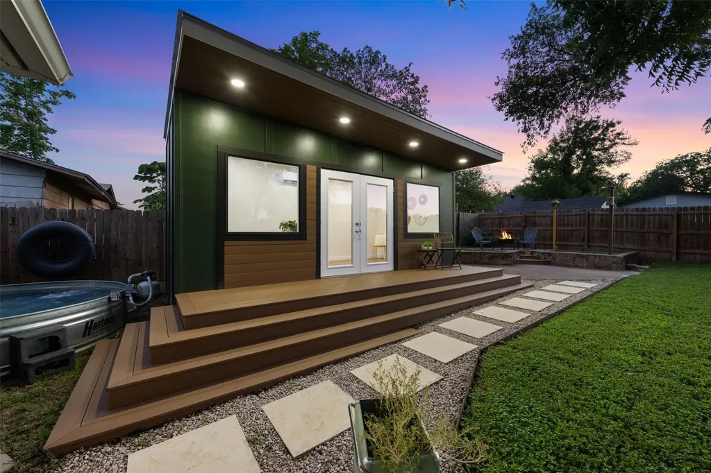 10106 Woodstock Drive Austin TX 78753