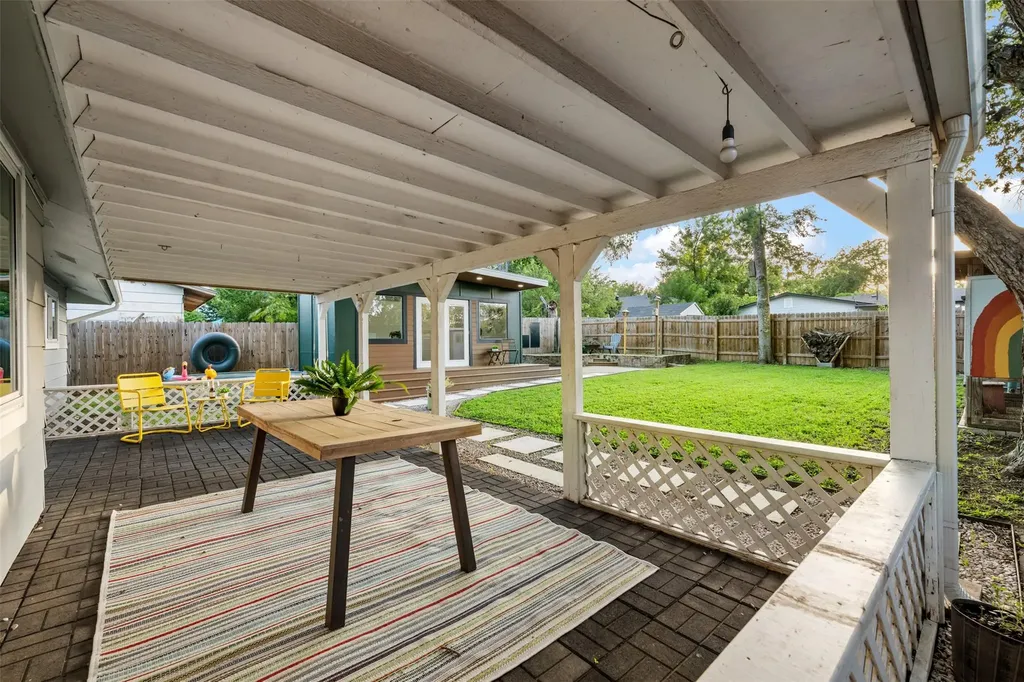 10106 Woodstock Drive Austin TX 78753