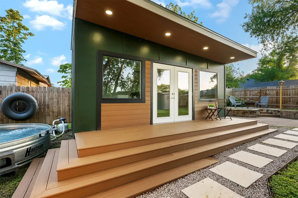 10106 Woodstock Drive Austin TX 78753