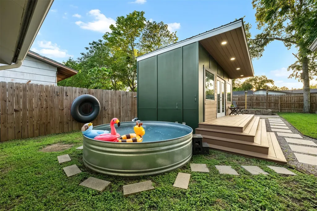10106 Woodstock Drive Austin TX 78753