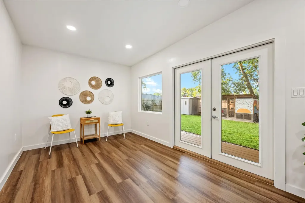 10106 Woodstock Drive Austin TX 78753