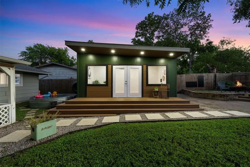 10106 Woodstock Drive Austin TX 78753