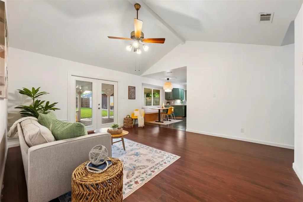 10106 Woodstock Drive Austin TX 78753