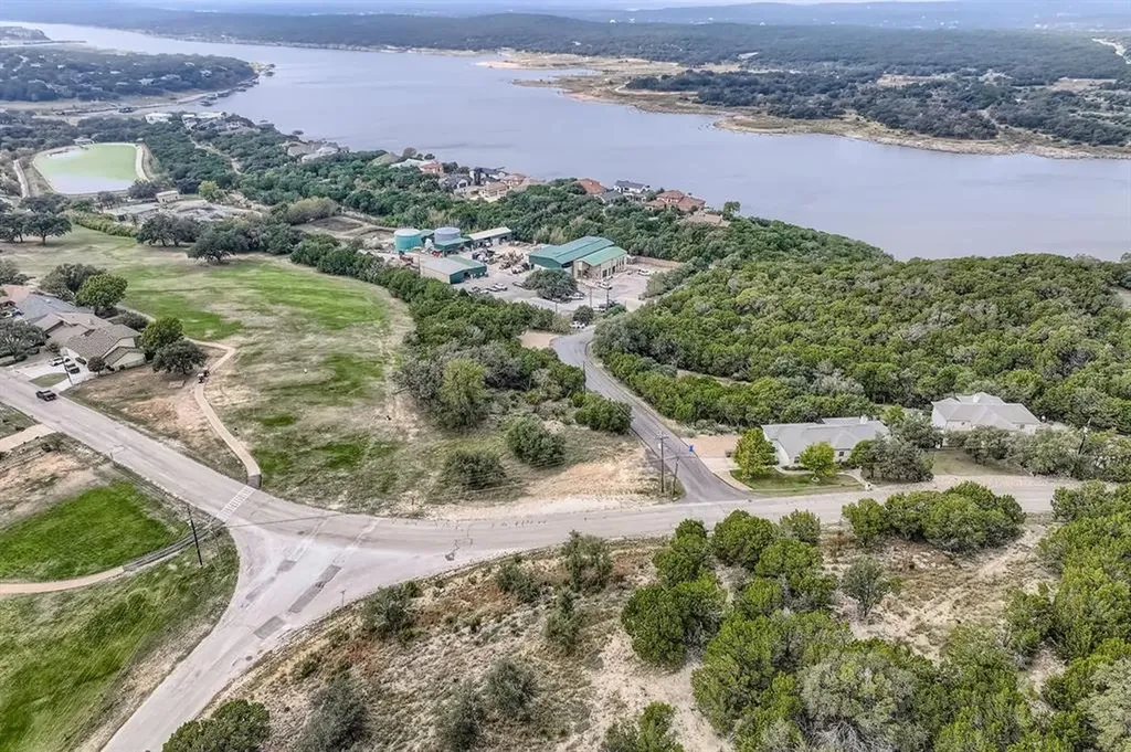 21009 Seminole Lago Vista TX 78645