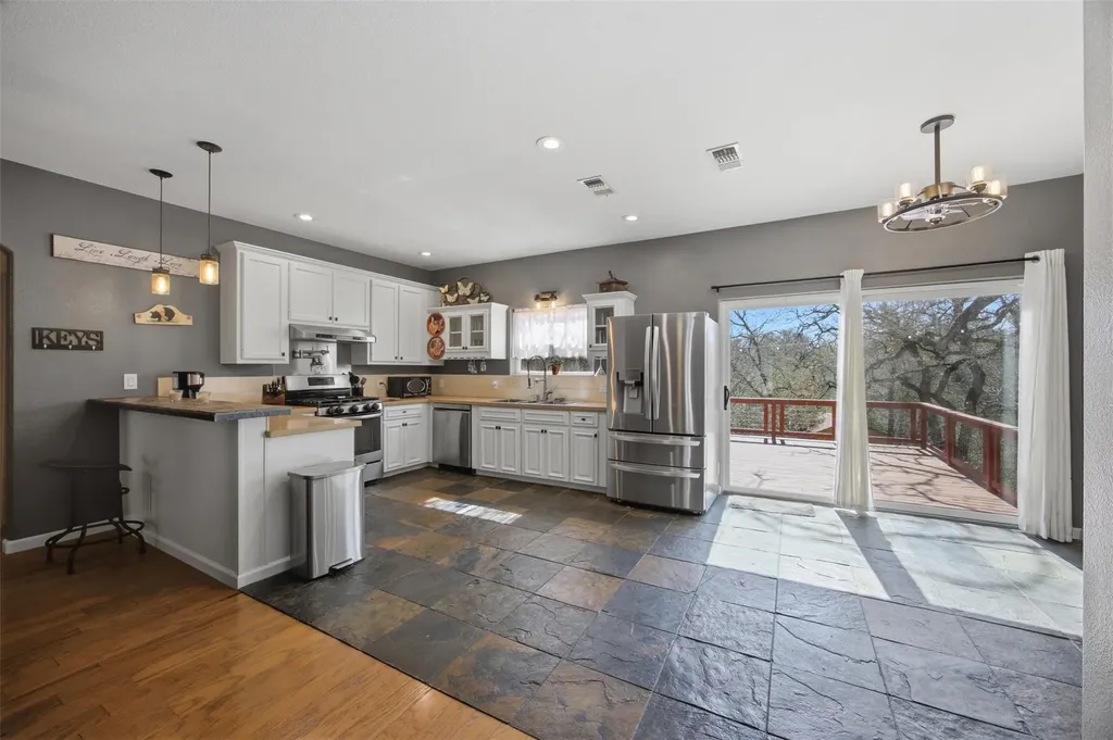 123 Meadowood Drive Elgin TX 78621