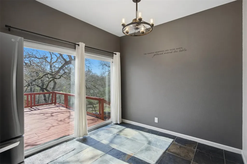 123 Meadowood Drive Elgin TX 78621