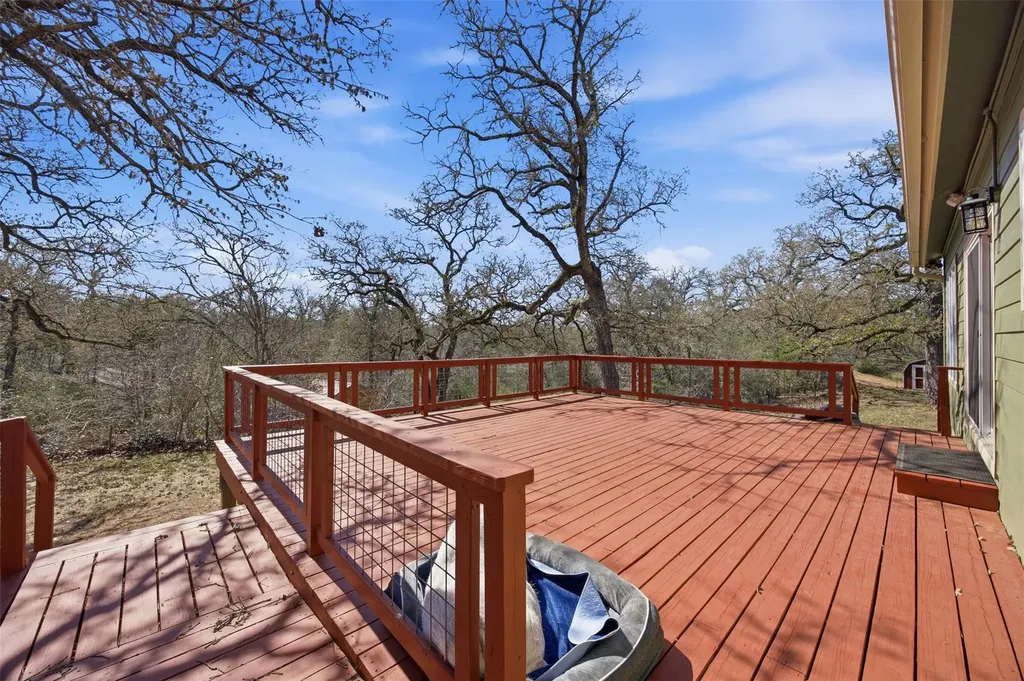 123 Meadowood Drive Elgin TX 78621