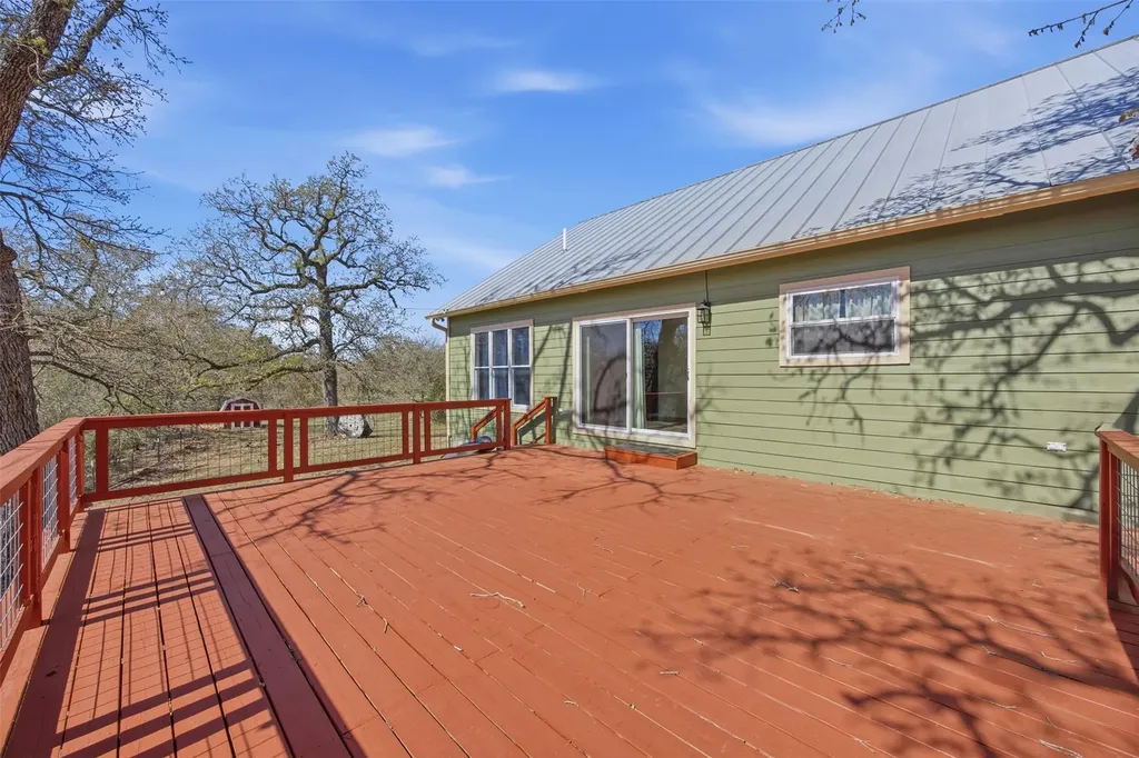 123 Meadowood Drive Elgin TX 78621