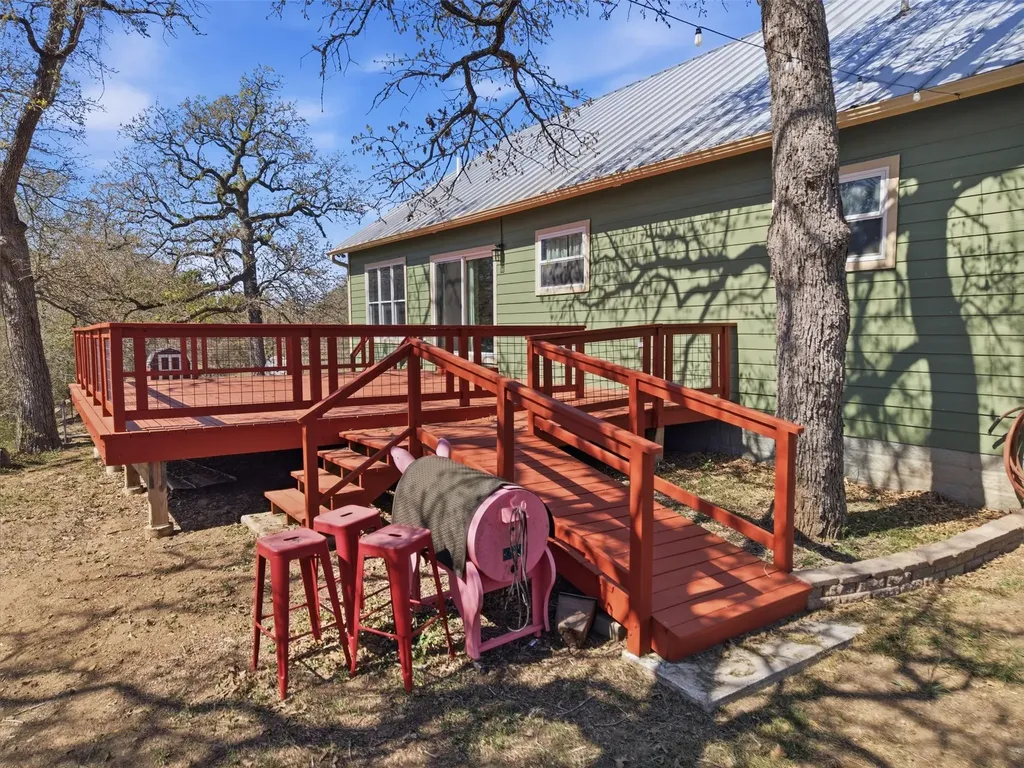 123 Meadowood Drive Elgin TX 78621