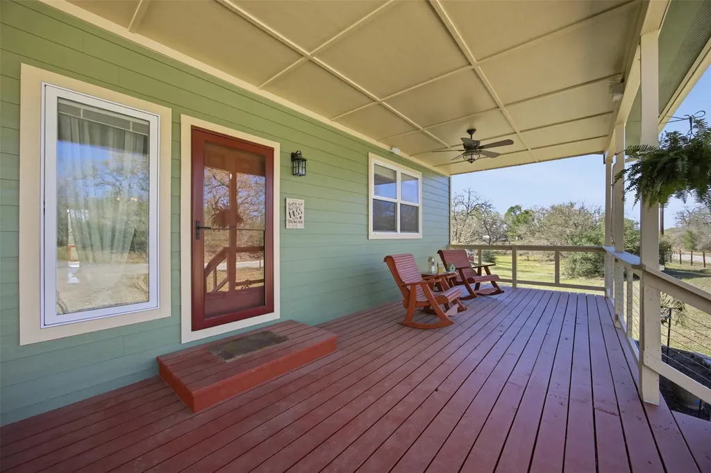 123 Meadowood Drive Elgin TX 78621