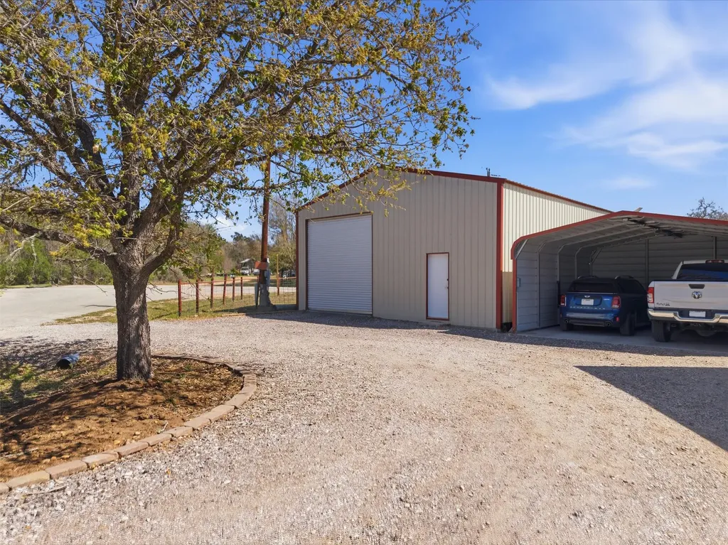 123 Meadowood Drive Elgin TX 78621