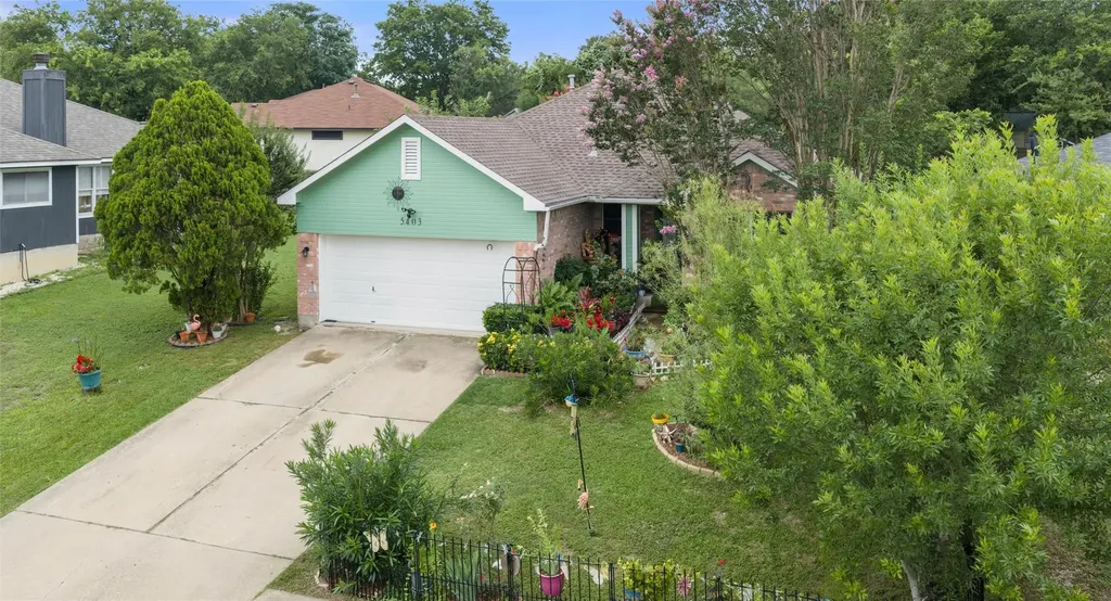 5403 Lark Creek Drive Austin TX 78744