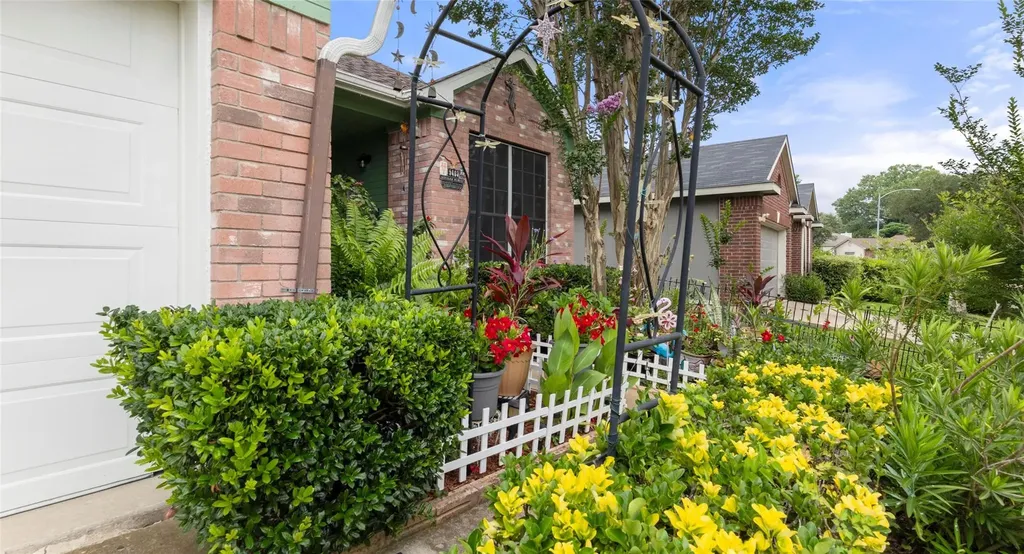 5403 Lark Creek Drive Austin TX 78744