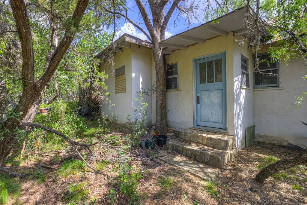 1108 S Quinlan Park Road Austin TX 78732