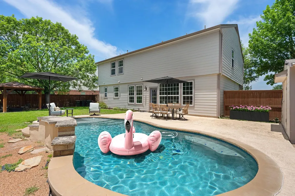 100 Tulip Cove Kyle TX 78640