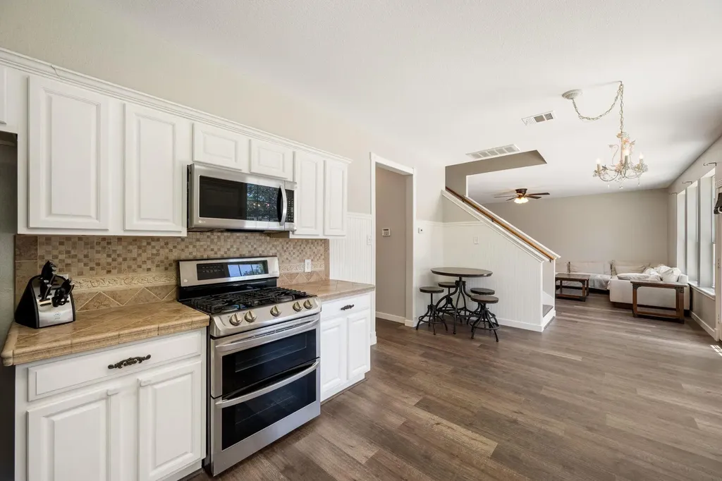 100 Tulip Cove Kyle TX 78640