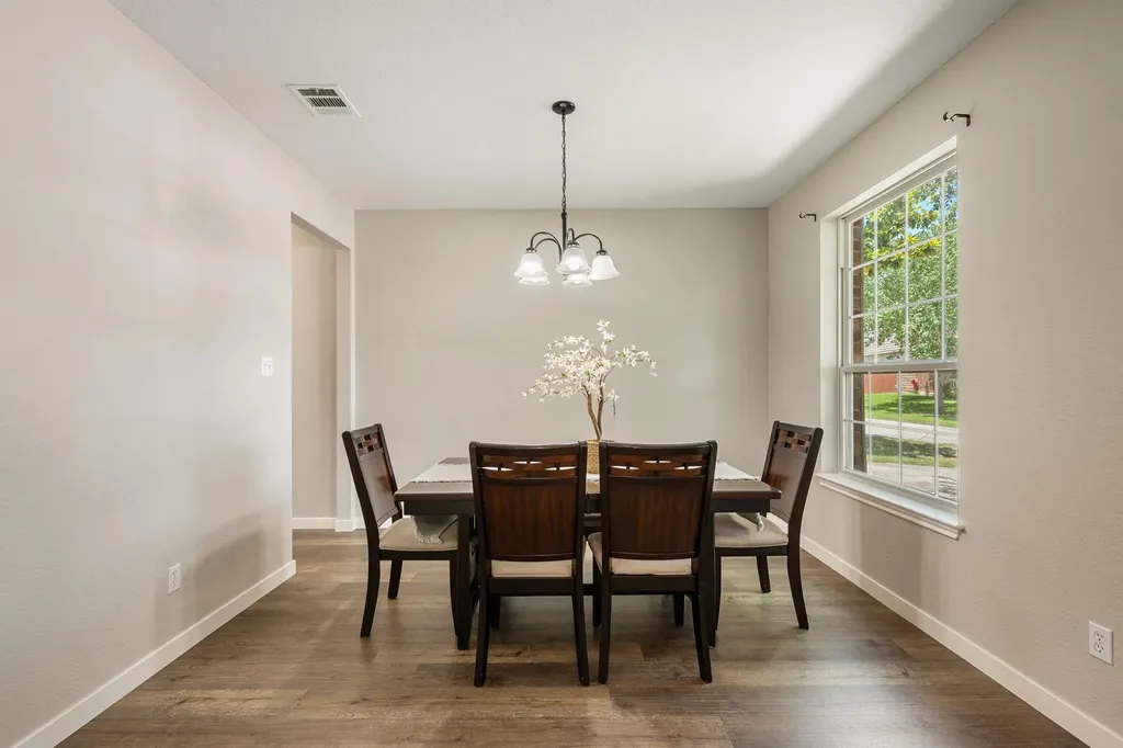 100 Tulip Cove Kyle TX 78640
