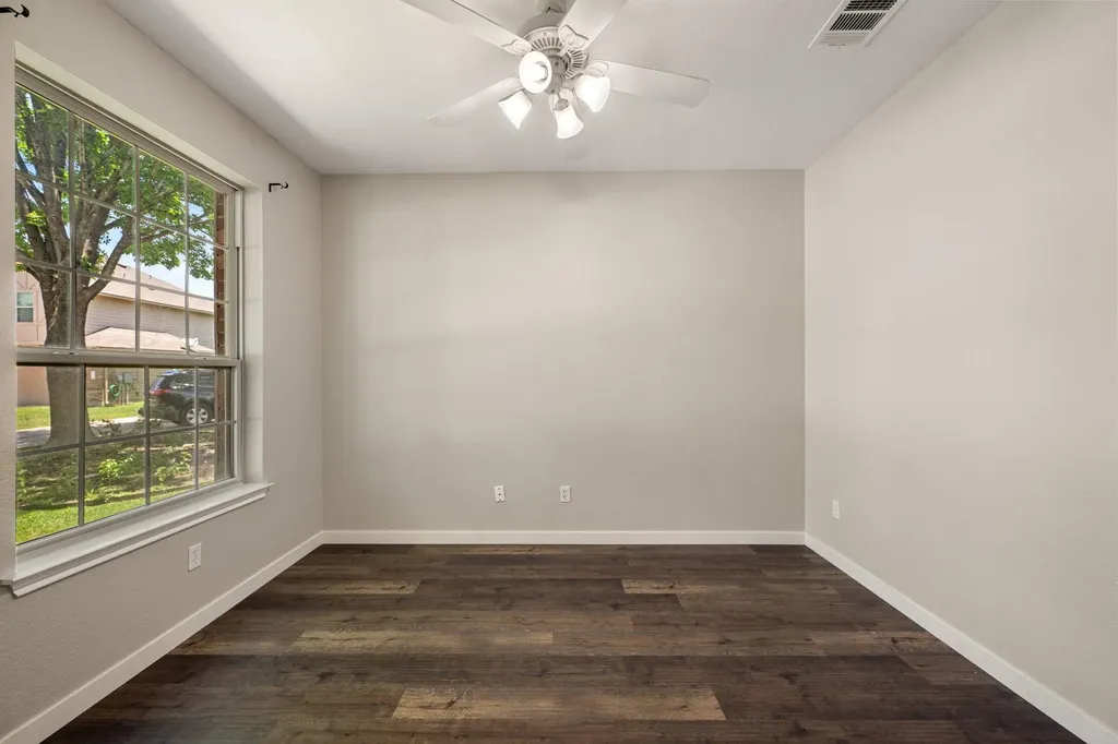 100 Tulip Cove Kyle TX 78640