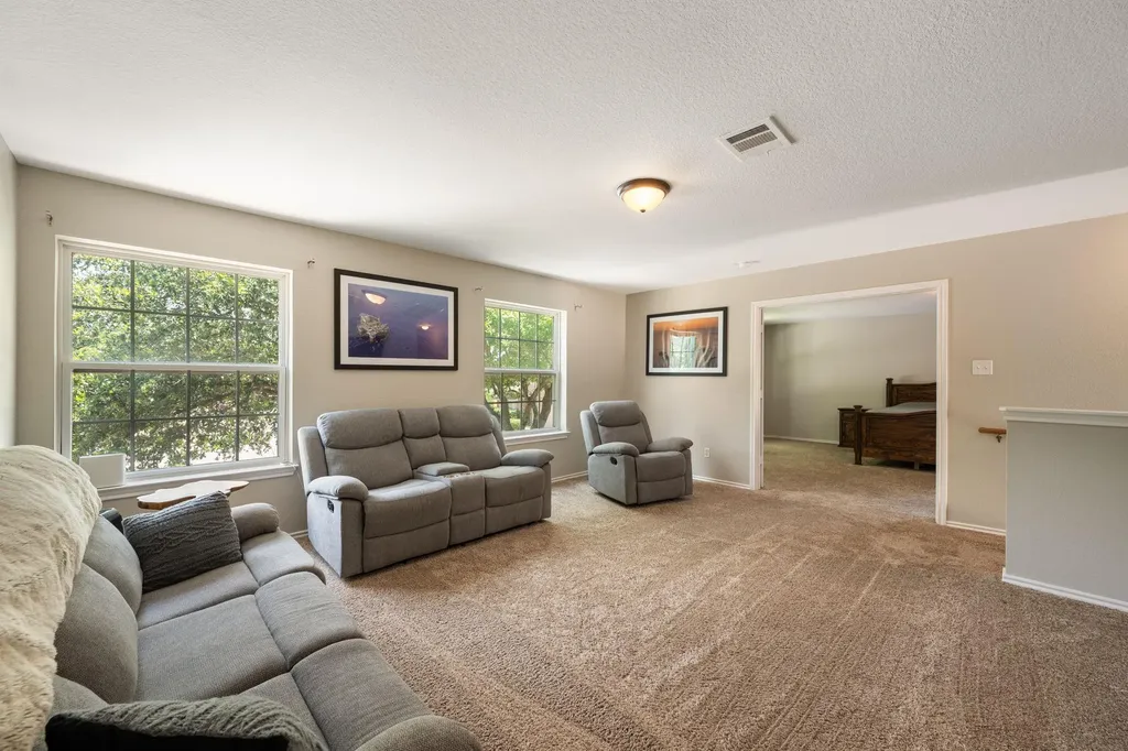 100 Tulip Cove Kyle TX 78640