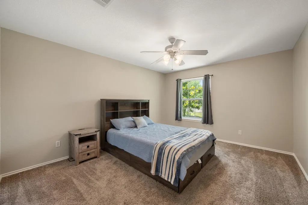 100 Tulip Cove Kyle TX 78640