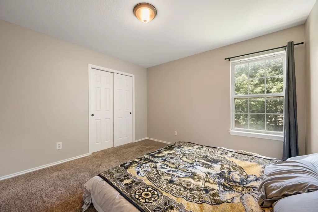 100 Tulip Cove Kyle TX 78640
