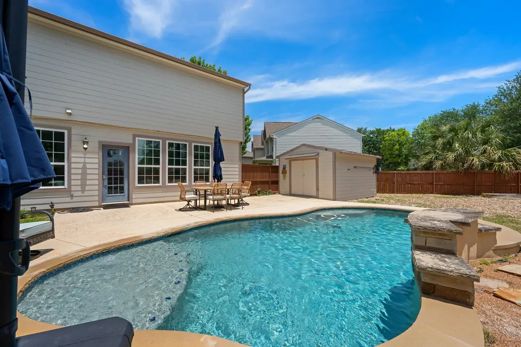 100 Tulip Cove Kyle TX 78640