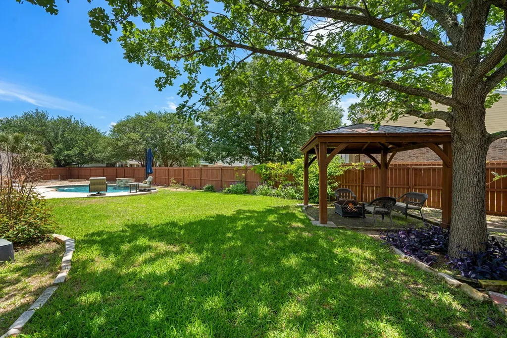 100 Tulip Cove Kyle TX 78640