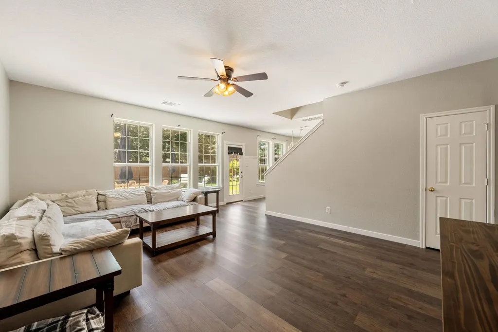 100 Tulip Cove Kyle TX 78640