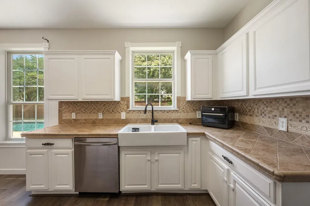 100 Tulip Cove Kyle TX 78640