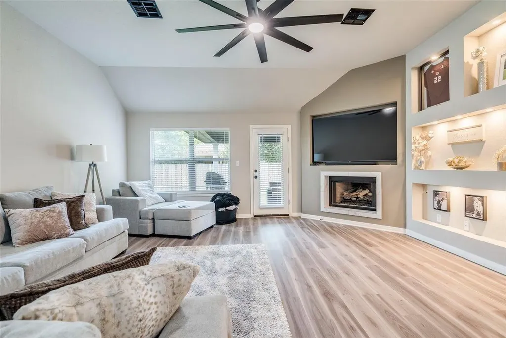 2133 Sid Allens Drive Buda TX 78610