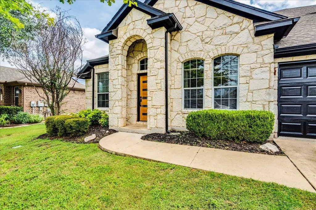 2133 Sid Allens Drive Buda TX 78610