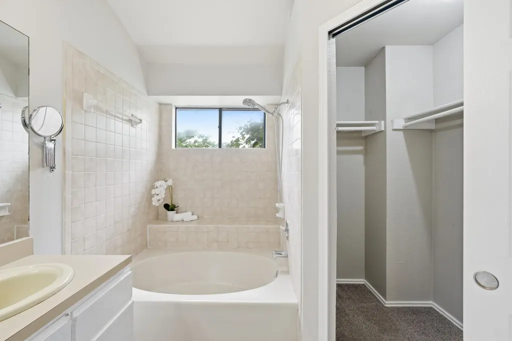 1701 Hunters Trail Round Rock TX 78681