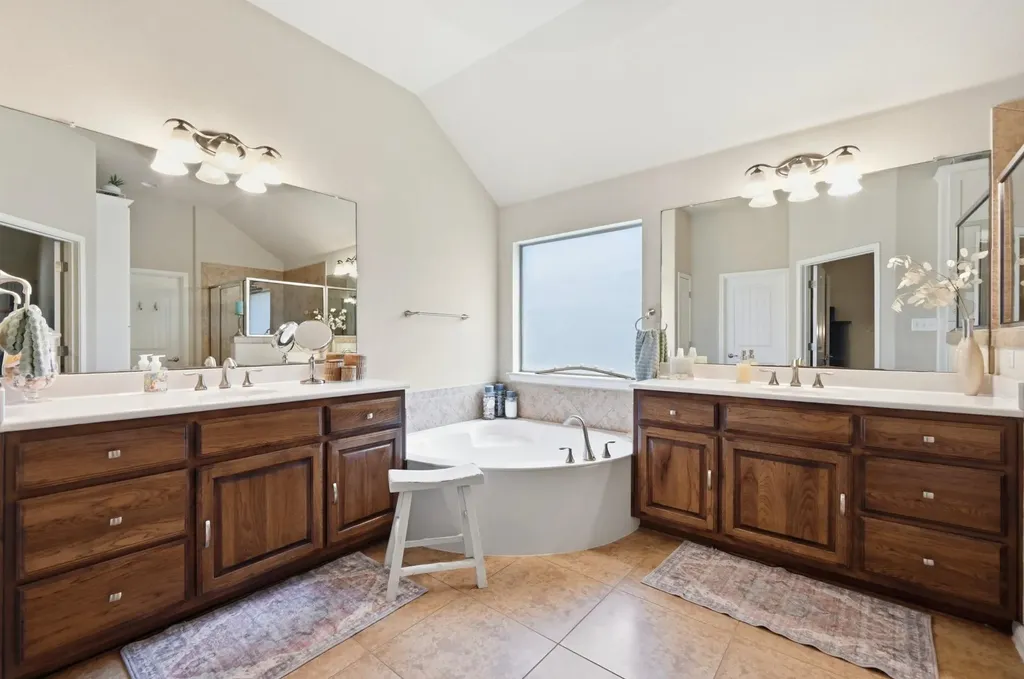 114 Drury Lane Austin TX 78737
