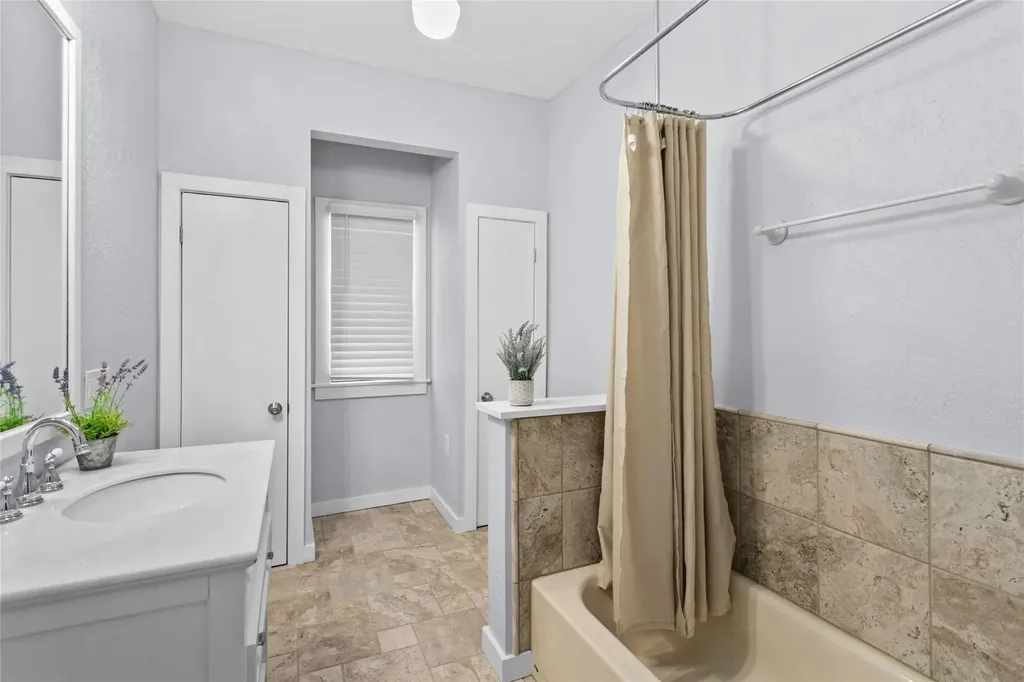500 Springlake Drive Dripping Springs TX 78620