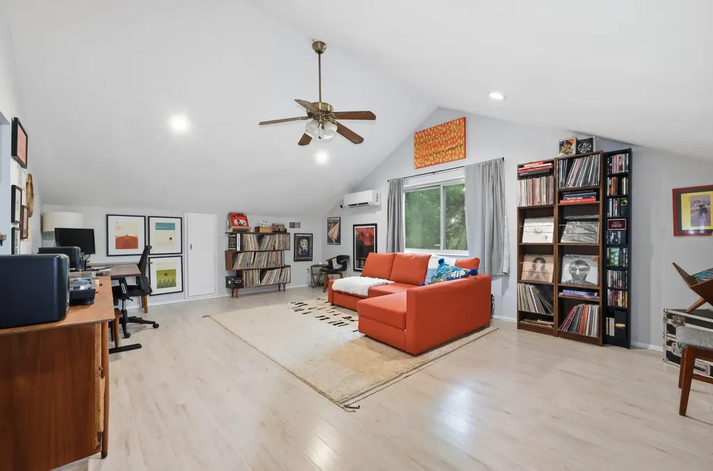 2509 Redleaf Lane Austin TX 78745