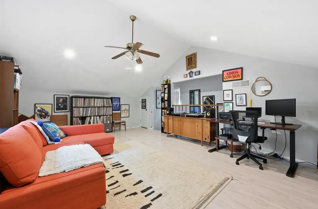 2509 Redleaf Lane Austin TX 78745
