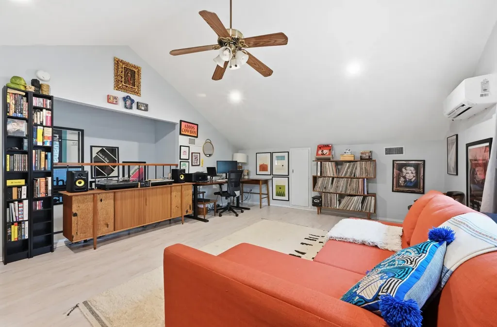 2509 Redleaf Lane Austin TX 78745