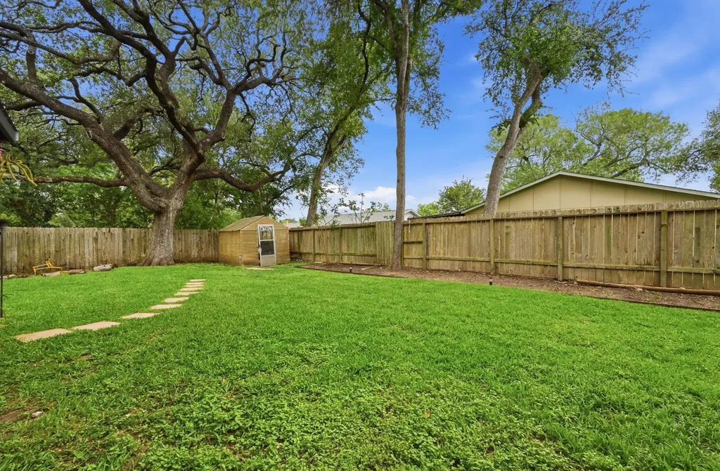 2509 Redleaf Lane Austin TX 78745