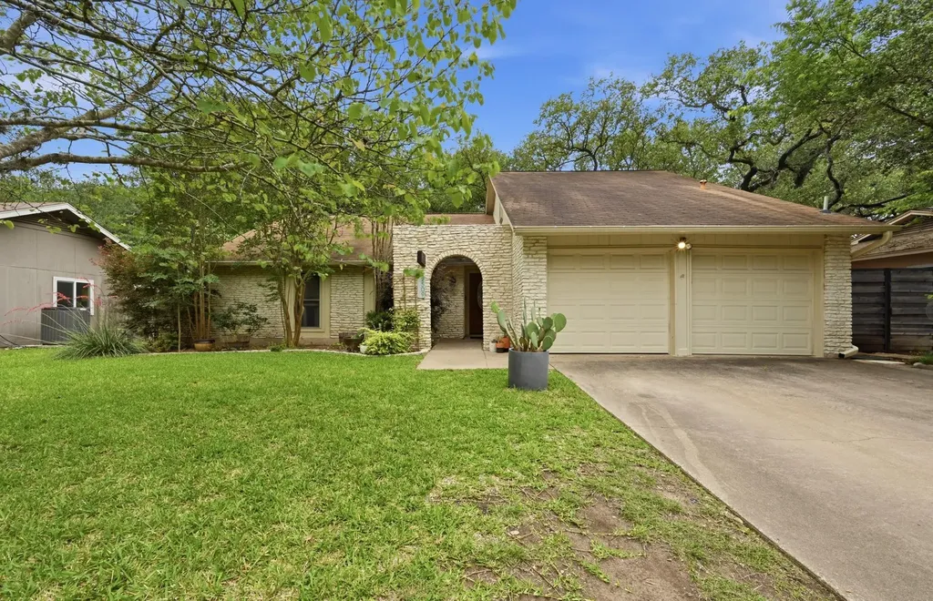 2509 Redleaf Lane Austin TX 78745