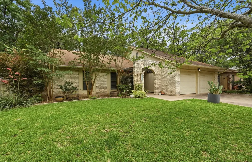 2509 Redleaf Lane Austin TX 78745