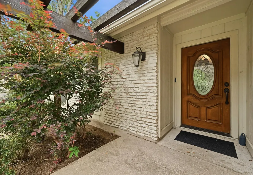 2509 Redleaf Lane Austin TX 78745