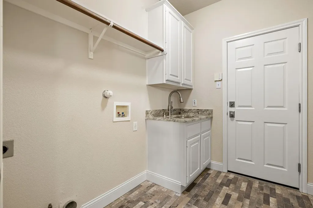 2713 Loyaga Drive Round Rock TX 78681